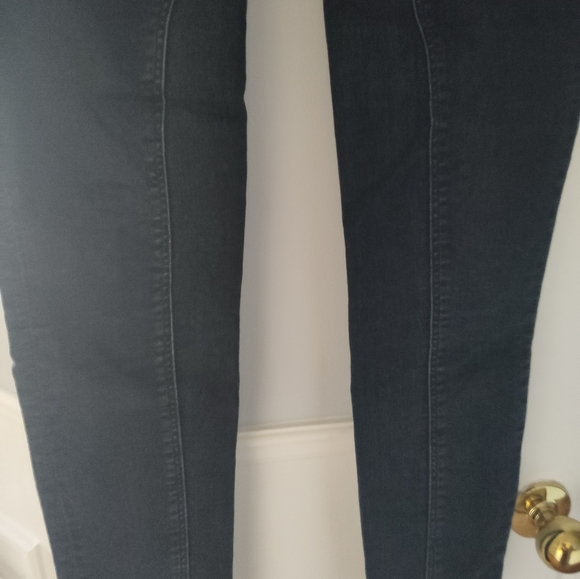 Burberry - Picture 6 of 6